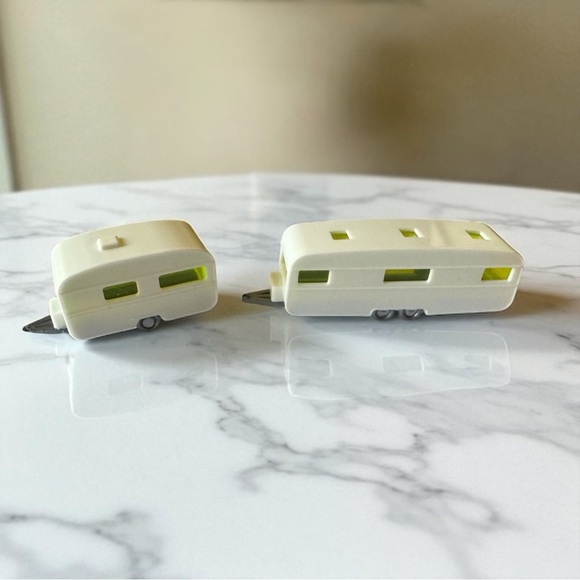 Vintage HO Scale Miniature Lot – Cars, Campers, & Handpainted Figures – Germany - Picture 5 of 10